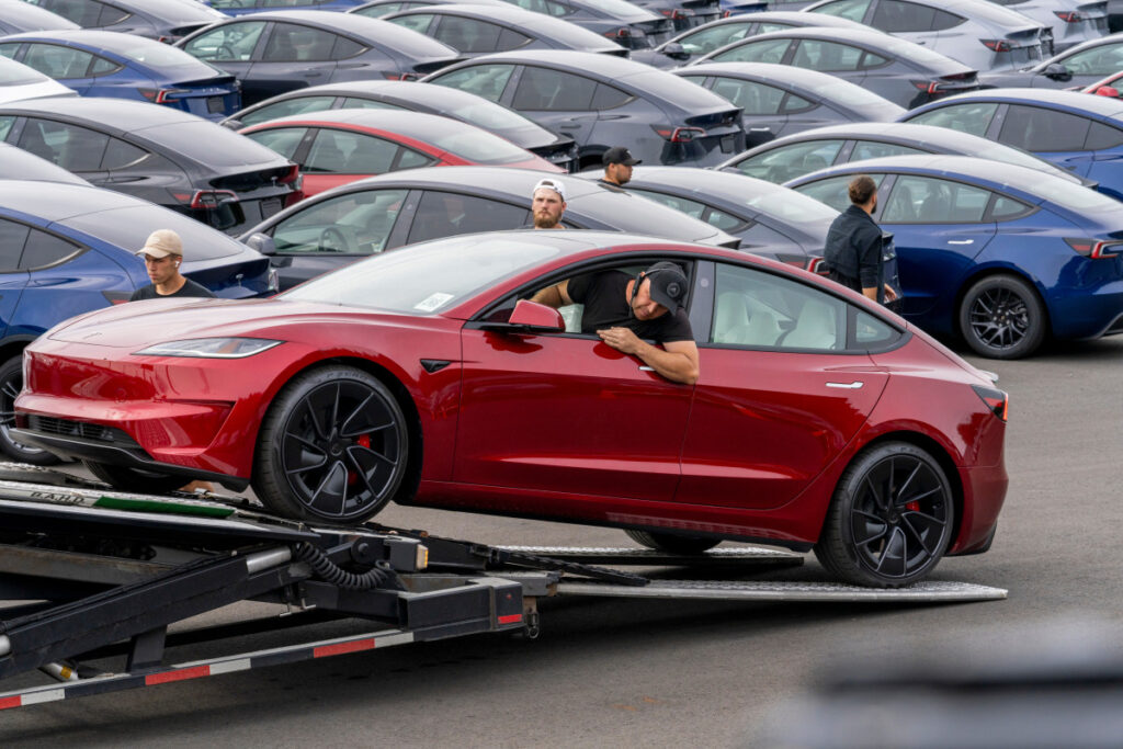 Analyst boosts Tesla stock price target ahead of Q3 deliveries