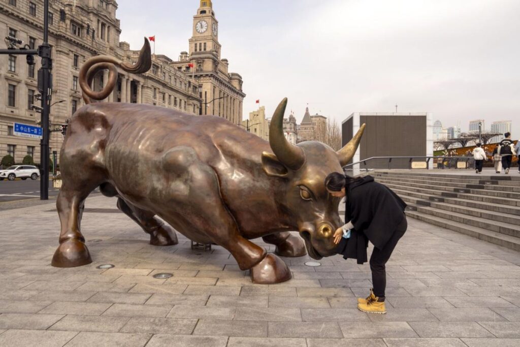 Chinese Stocks Soar Most Since 2015 Heading for Bull Market